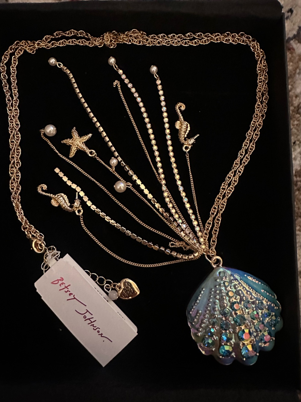 NWT Betsey Johnson Gold Multi-Chain Seashell Pendant Necklace
